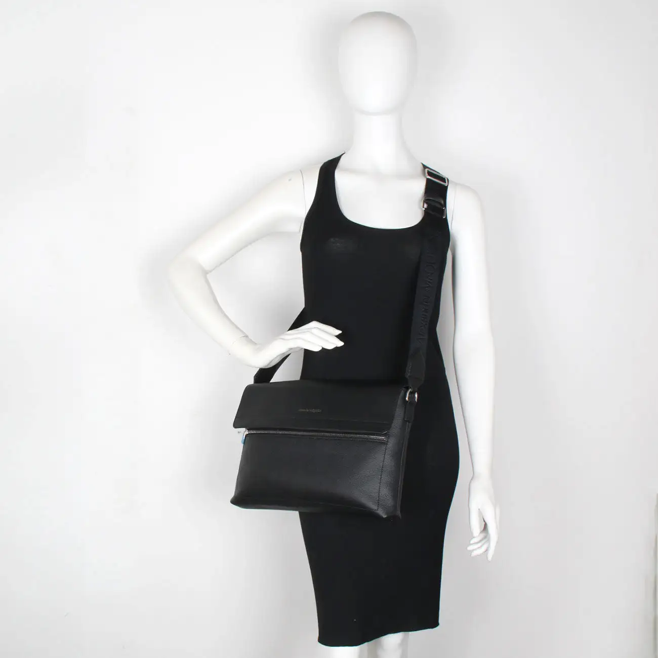 Edge Crossbody Large, Black