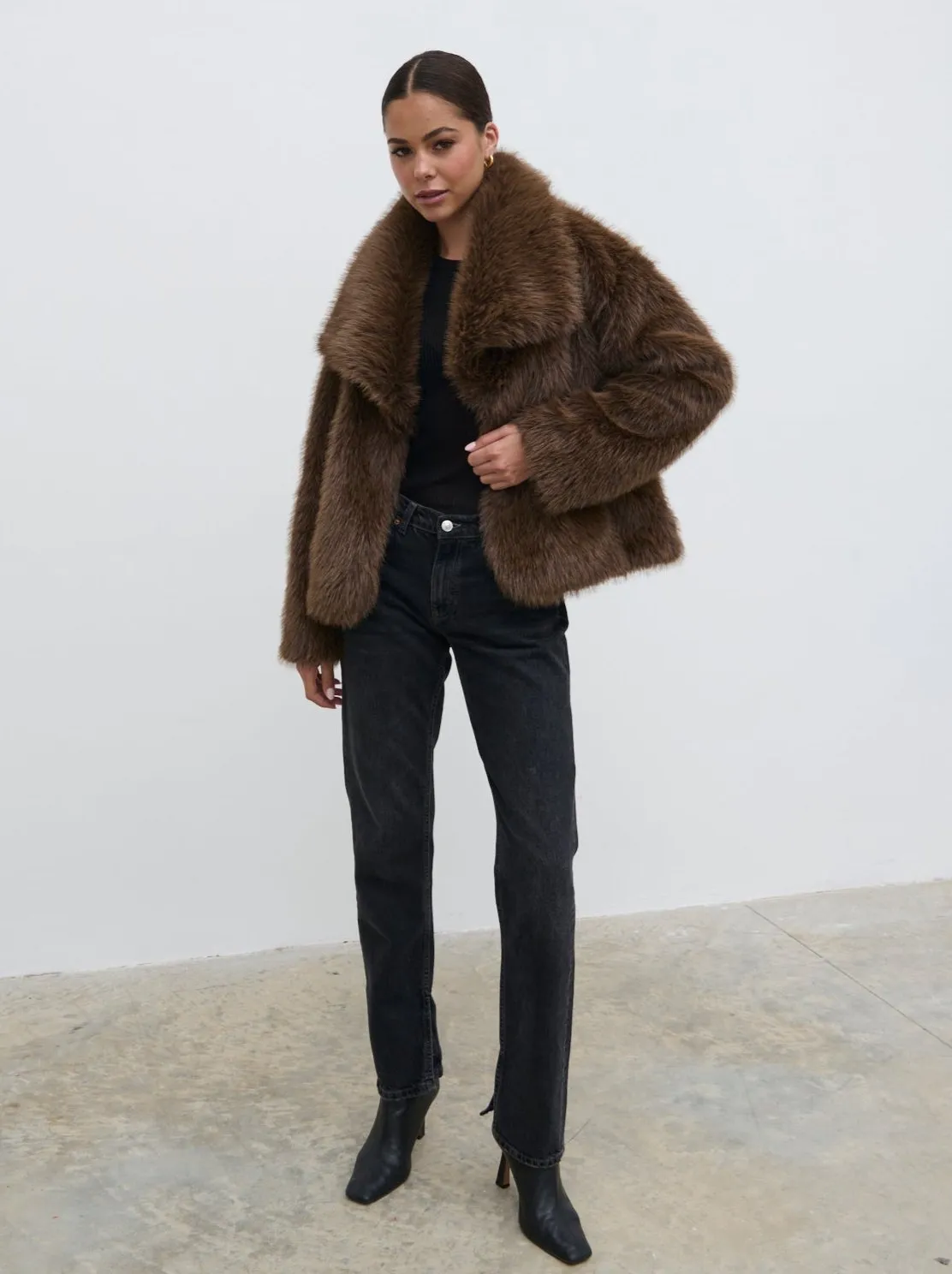 Ettalie Short Faux Fur Coat - Brown