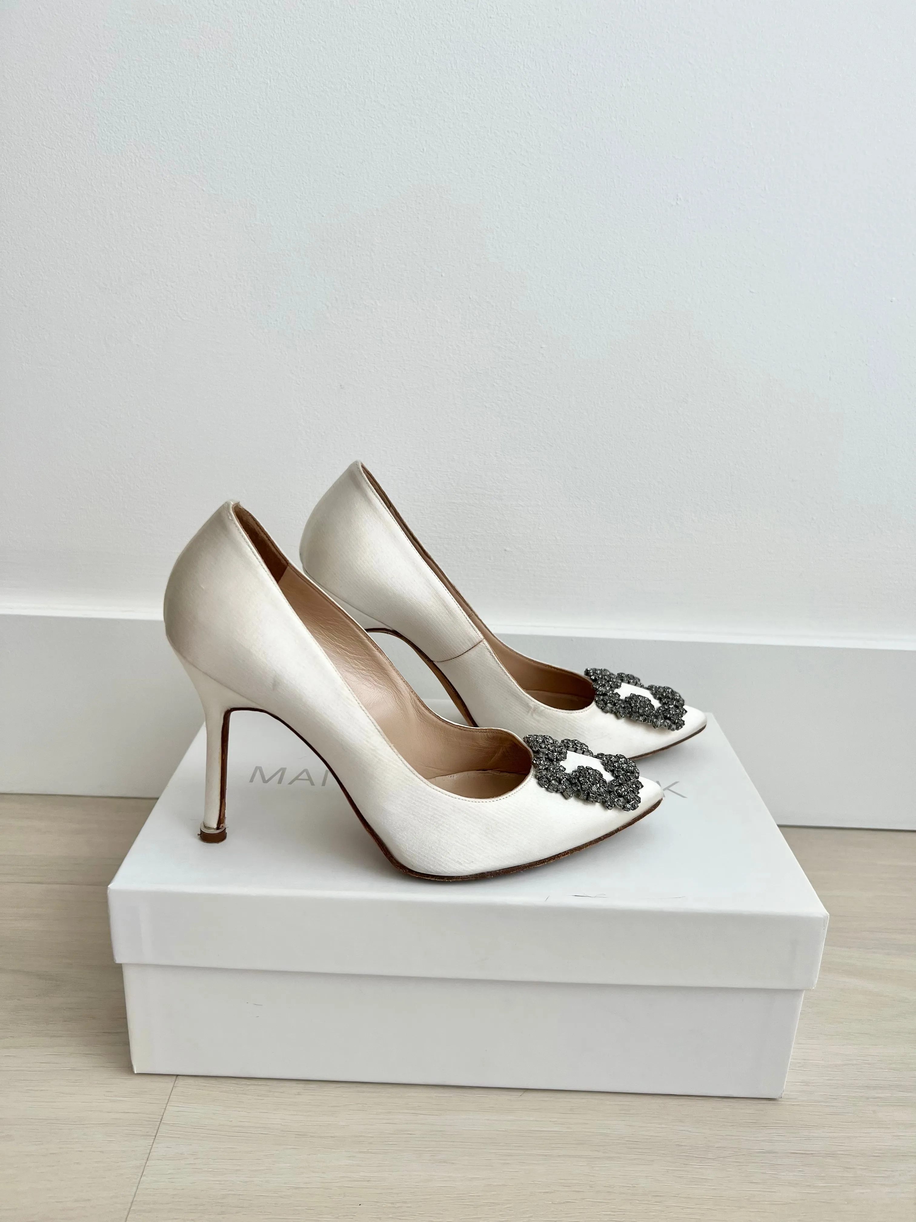 Manolo Blahnik Hangisi Heels