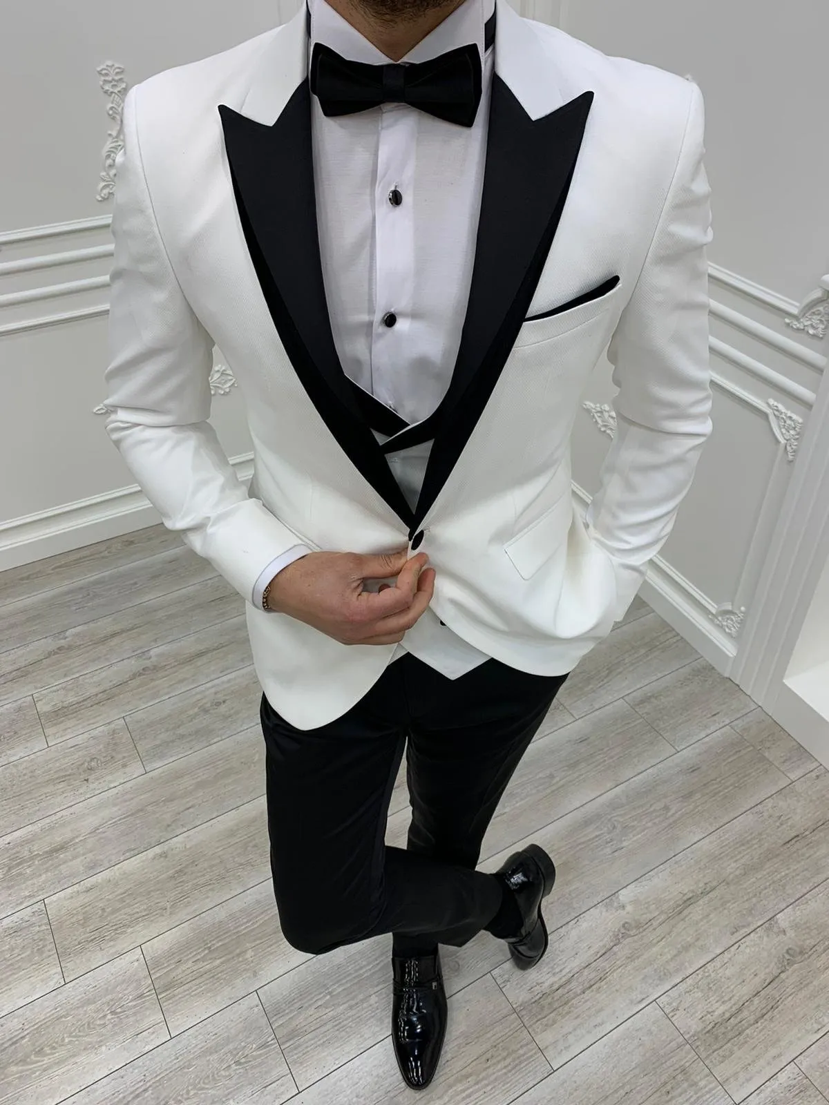 Petrucci Royal White Slim Fit Tuxedo