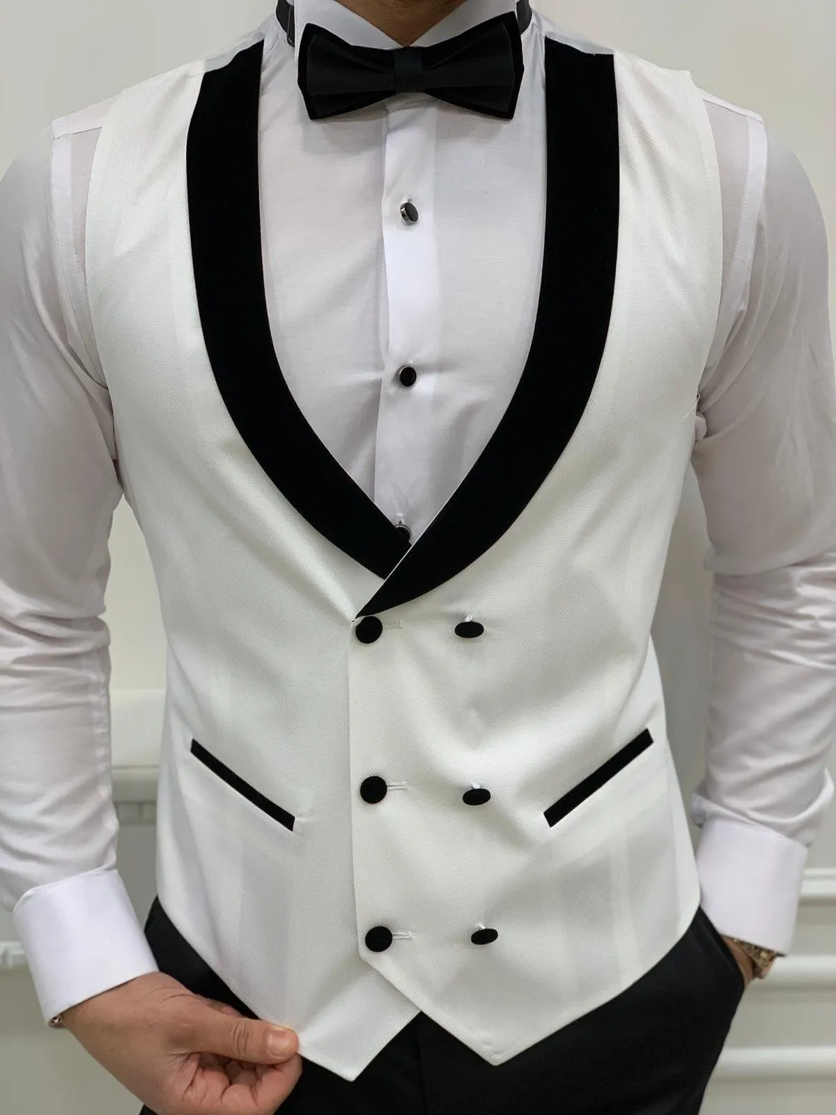 Petrucci Royal White Slim Fit Tuxedo