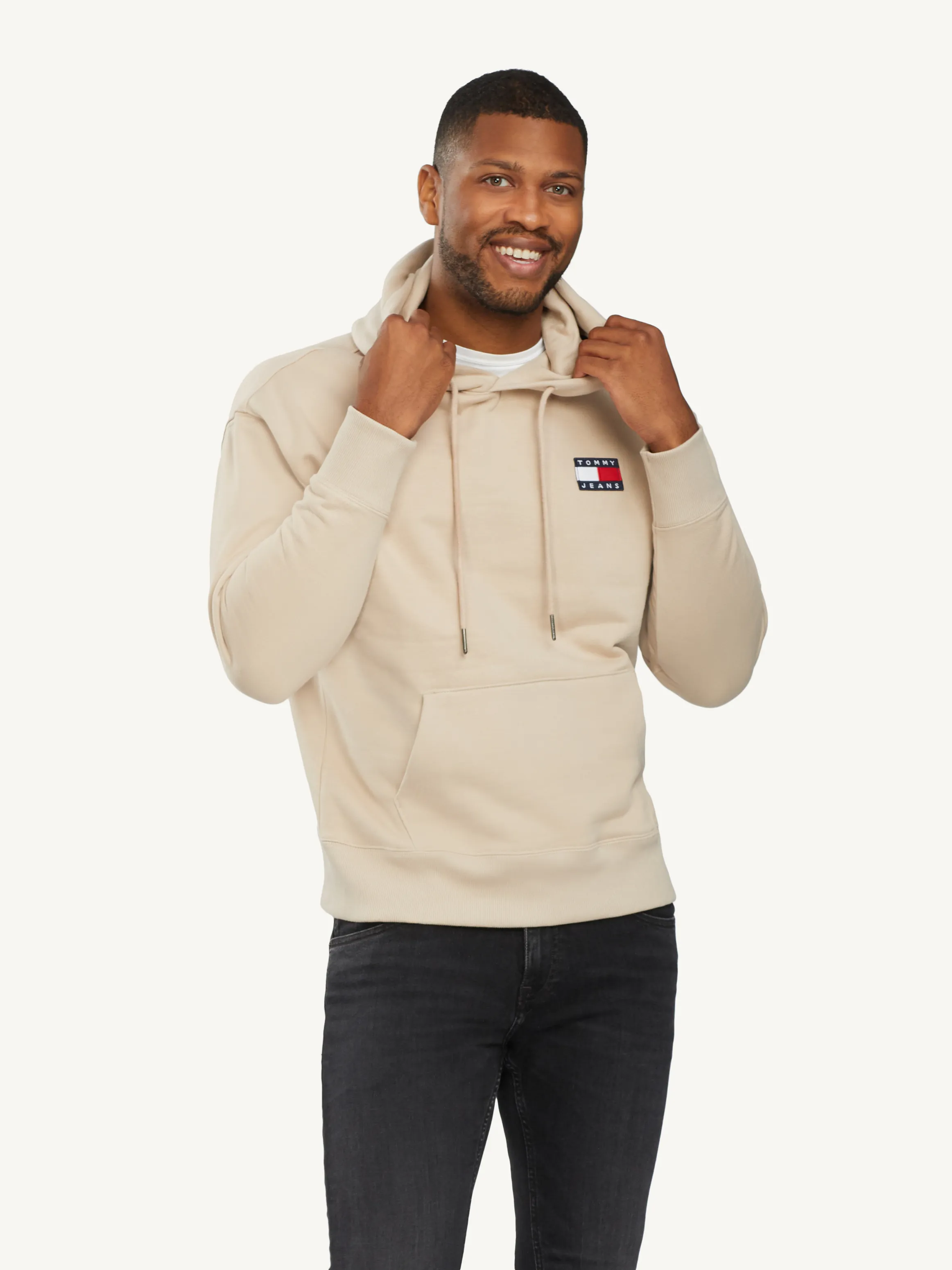 Tommy Badge Hoodie | Sweatshirts & Hoodies | Tommy Hilfiger