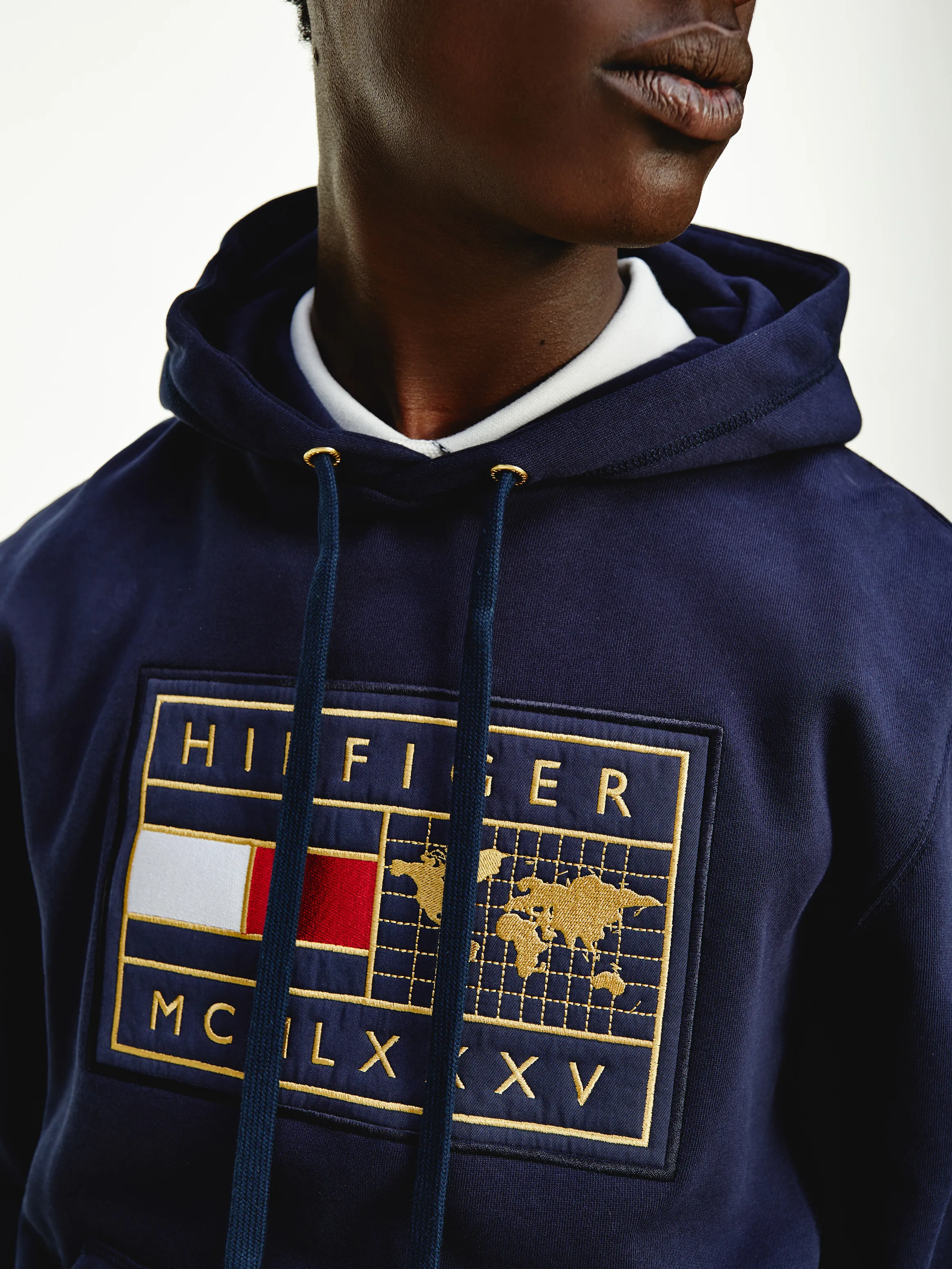 Tommy Icons Earth Badge Hoodie | Hoodies | Tommy Hilfiger